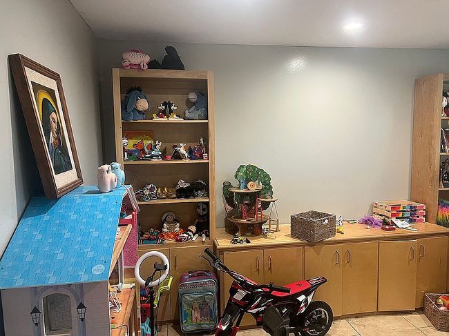 Photo of 1016 Roldan Ave, Simi Valley, CA