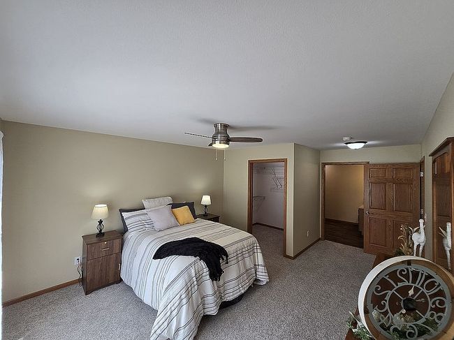 Photo of 213 Marietta Ln, Manchester, IA