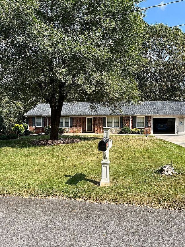 Photo of 331 Kerry Ln