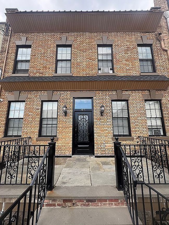 Image of 48 S Bleeker St