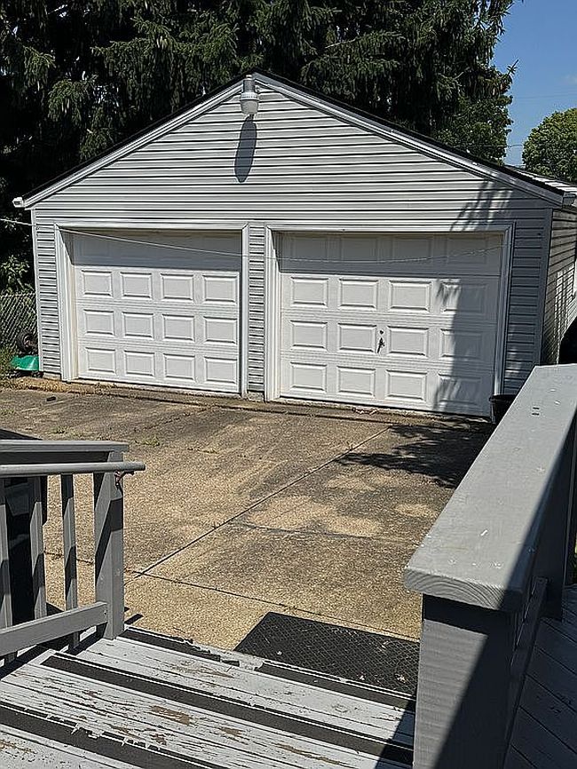 Photo of 93 Thorlone Ave, Akron, OH