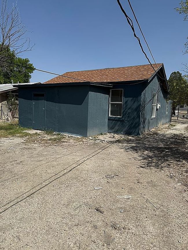 Image of 612 E Garza St