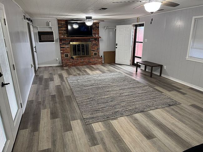 Additional photo 1 of property located at 400 S Bailey St