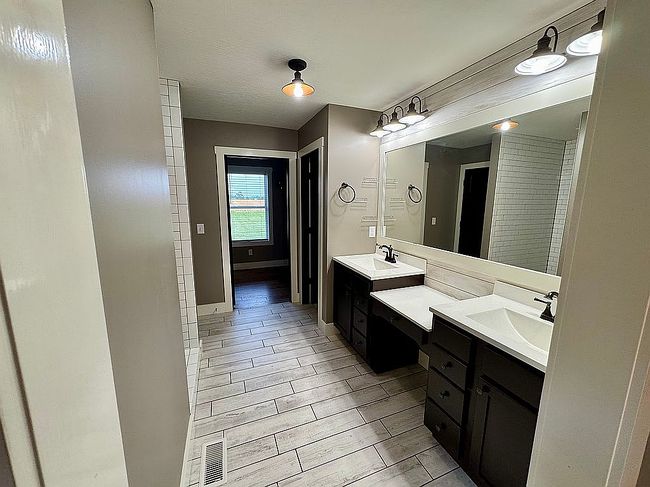 Photo of 220 Davis Ln, Russell Springs, KY