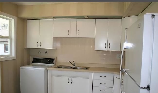 Image of 1918 W White Oak Dr