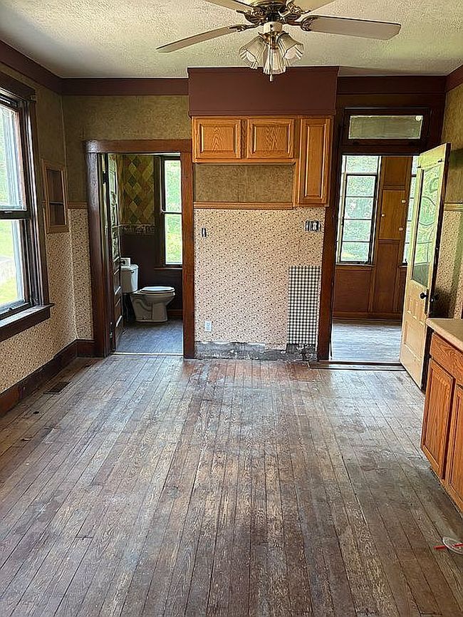 Photo of 184 Fountain St, Logan, OH