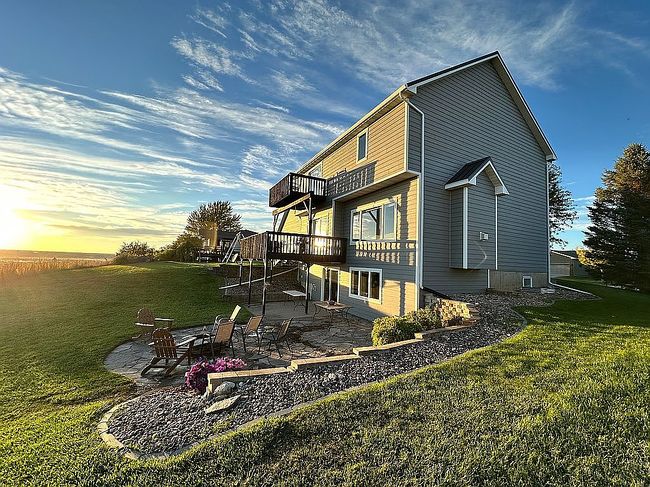 Photo of 1913 Flag Mountain Dr, Pierre, SD
