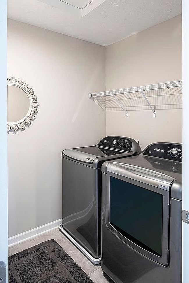 Image of 870 Dipper Ln #5