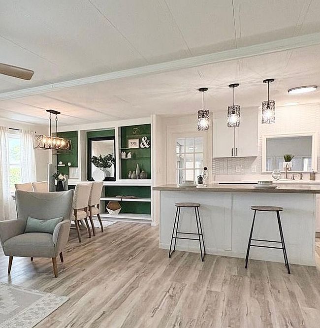 Image of 666 Harbor Cir