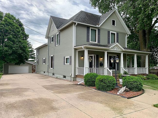 Preview of property located at 903 E 10th St