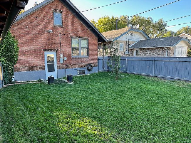 Image of 3321 Cribbon Ave