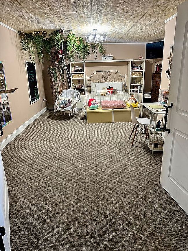 Image of 15919 Lone Oak Dr