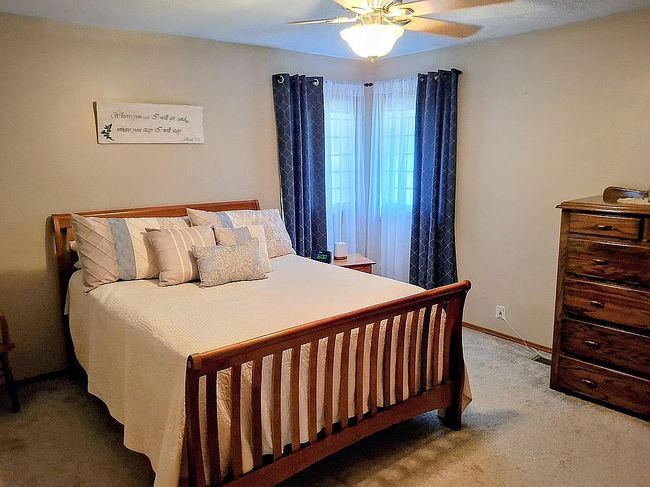 Photo of 225 E Spruce St, Hesston, KS