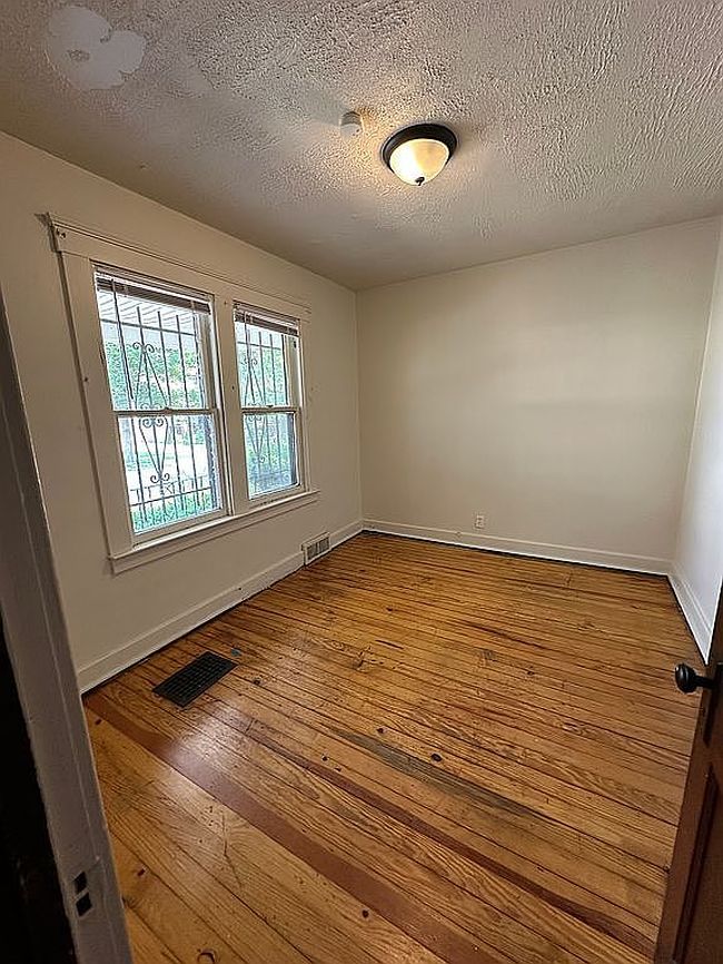 Photo of 3879 Rohns St, Detroit, MI