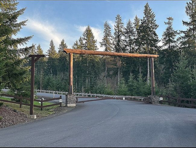 Additional photo 1 of property located at 124 Timberline Dr