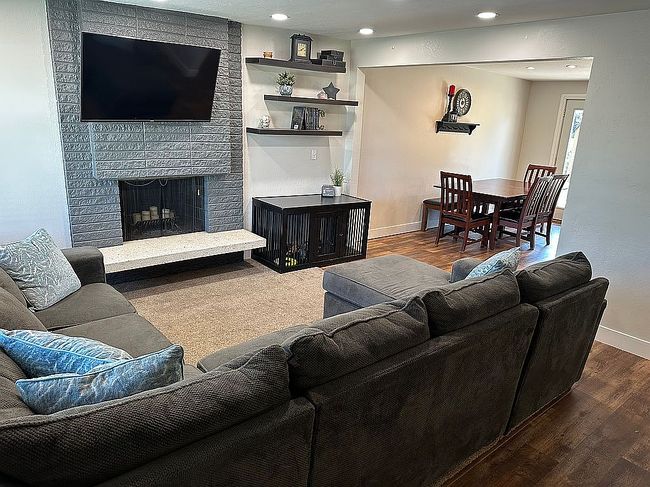 Photo of 890 E Brookshire Dr, Kaysville, UT