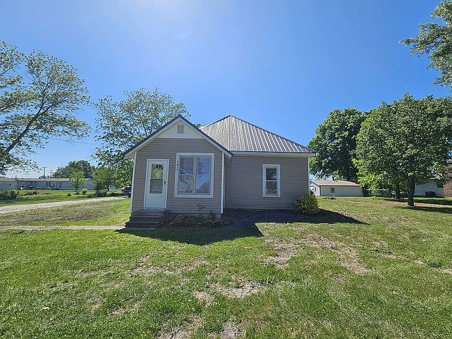 Photo of 1617 N Church St, Marceline, MO