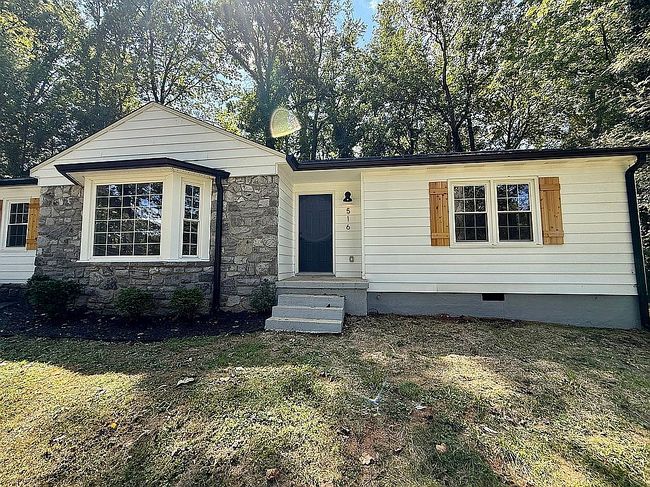 Photo of 516 White Oak Ln