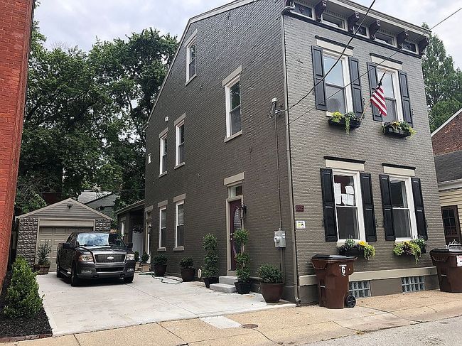Image of 814 Perry St