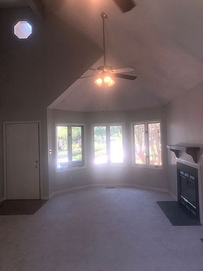 Photo of 434 Chester Woods Ct, High Point, NC