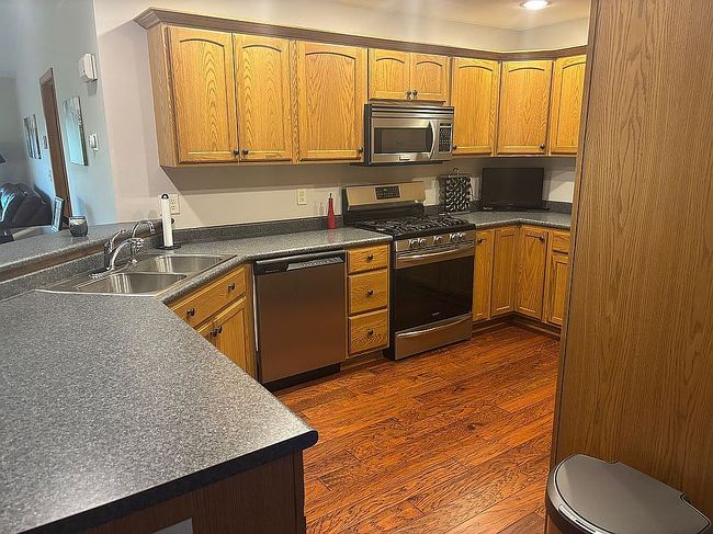 Image of 609B S Western St