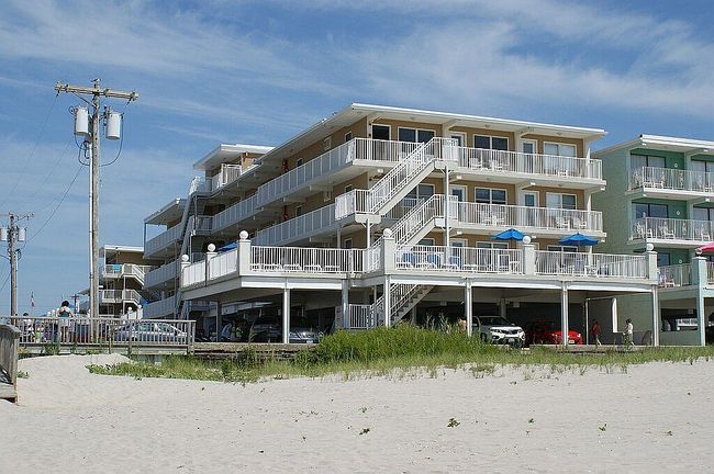 Image of 8401 Atlantic Ave #405