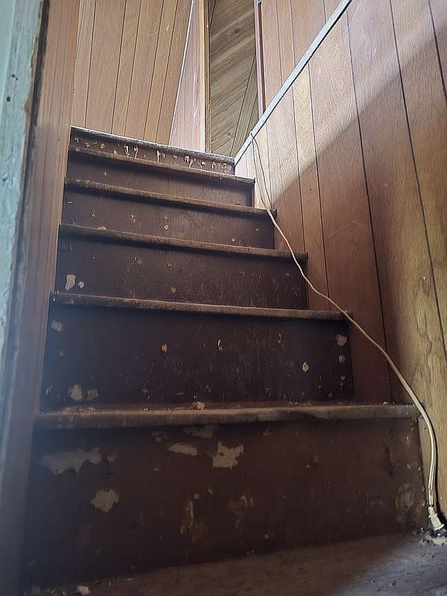Image of 386 S Napoleon Rd