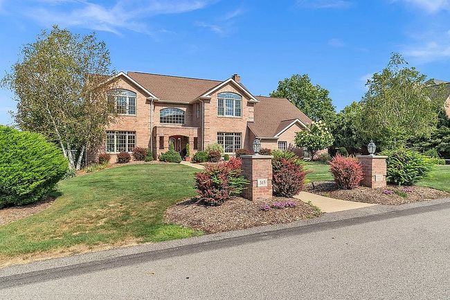 Photo of 313 Stettler Dr, Clairton, PA