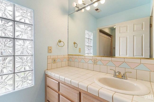 Image of 15400 Mabel Ct