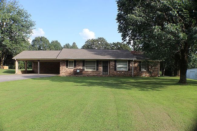 Photo of 23060 Main St E, Huntingdon, TN
