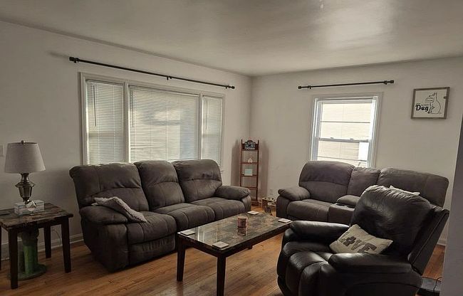 Image of 704 Washington St