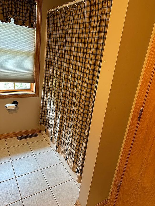 Photo of 1714 Peri Dr, Mendota, IL