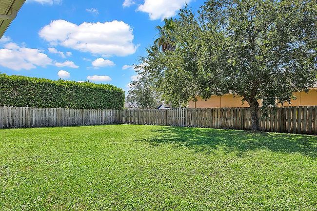 Image of 3534 Shady Woods St E