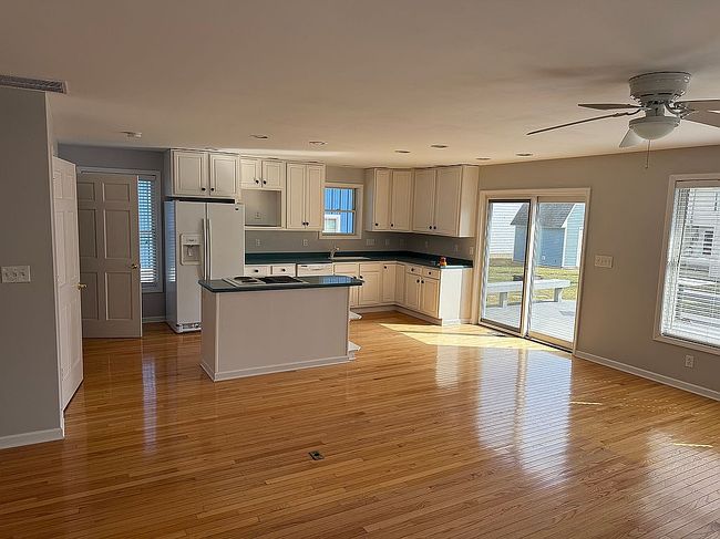 Image of 5510 E Center Ln