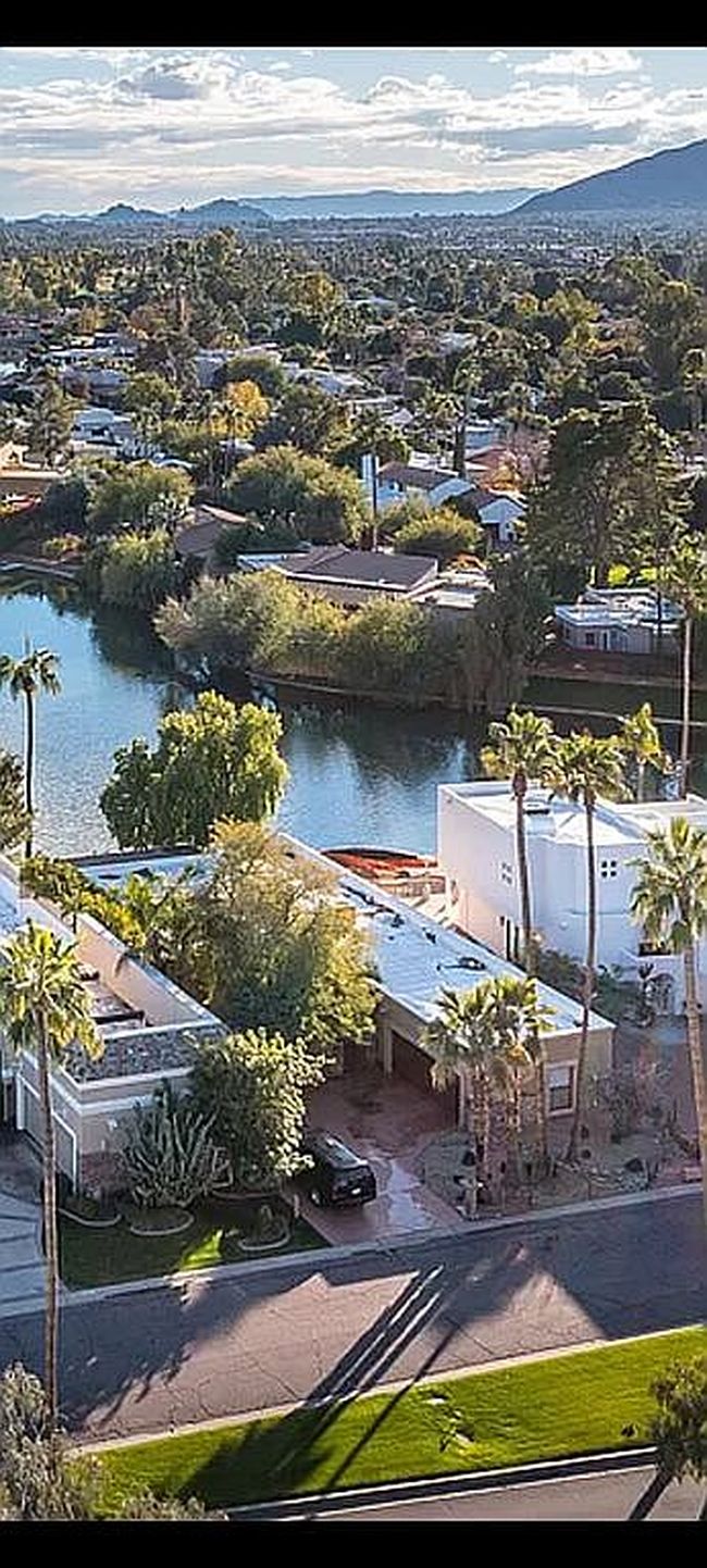 Image of 7645 E Via De Ventura