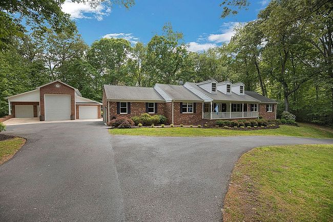 Image of 8215 Elizabeth Ln
