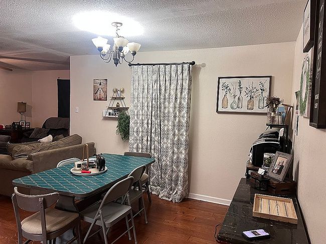 Image of 1104 Lakeview Dr