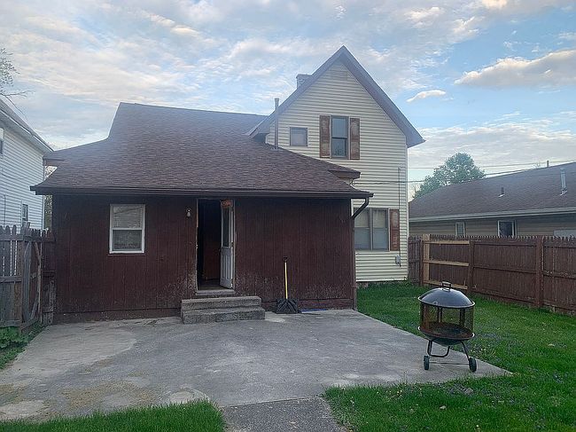 Image of 327 S Wood St