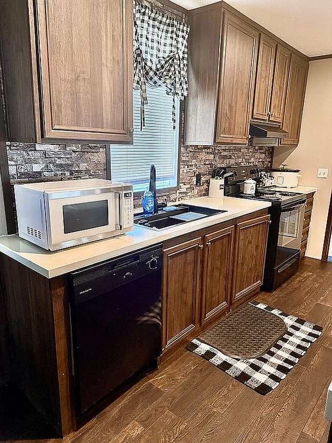 Image of 660 Carlton Dr