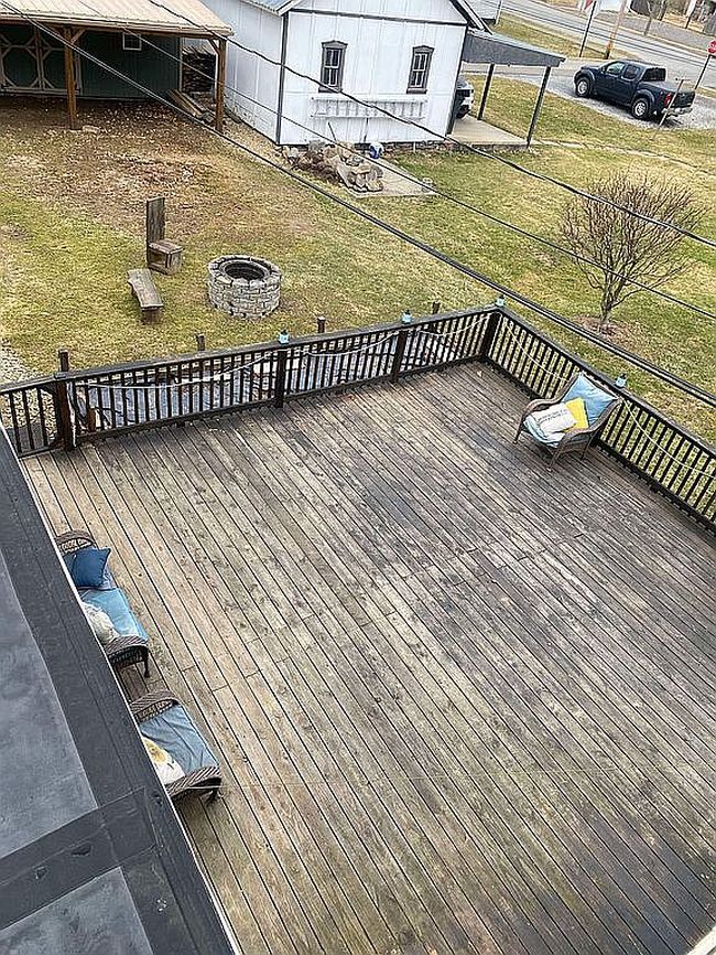 Image of 114 W 4th St