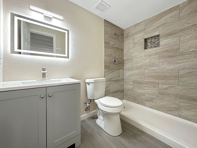 Image of 5920 Lago Vista Way
