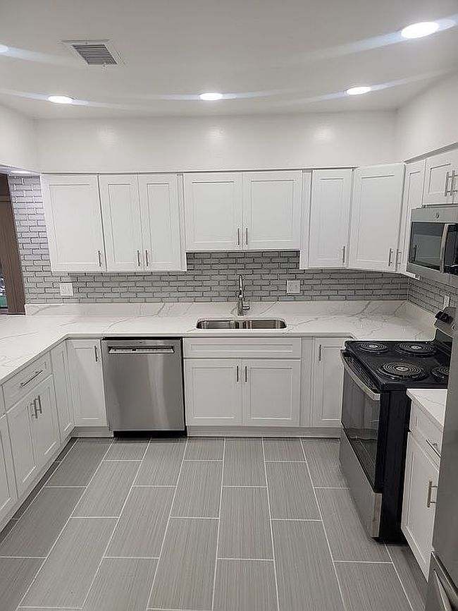 Additional photo 3 of property located at 6711 Park Heights Ave Unit 115