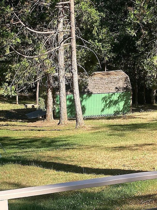 Photo of 442 Tenney Dr, Rogue River, OR
