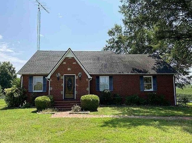 Photo of 854 Murray Paris Rd, Murray, KY