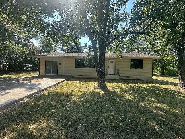 Photo of 408 N College St, Mountain Home, AR