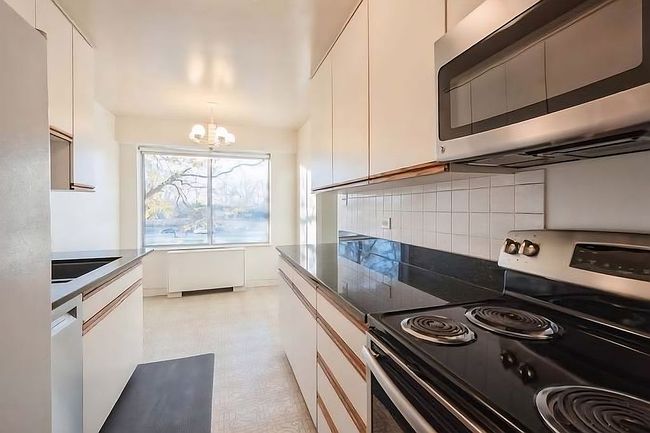 Photo of 7141 N Kedzie Ave Apt 204, Chicago, IL