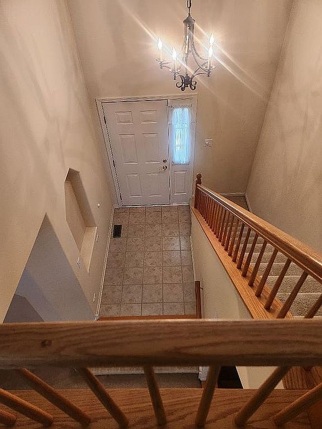Photo of 247 Lillian Ct, Geneva, IL