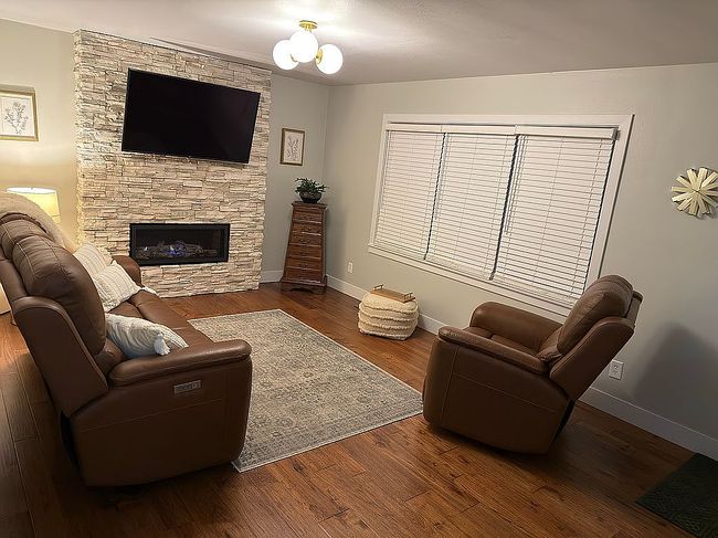 Image of 702 S 1st St