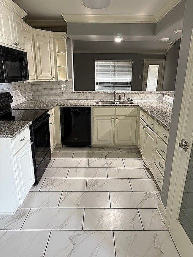 Image of 1813 Yellowstone Dr
