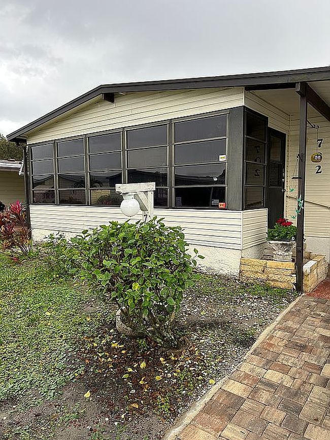 Image of 702 Hibiscus Ln #702